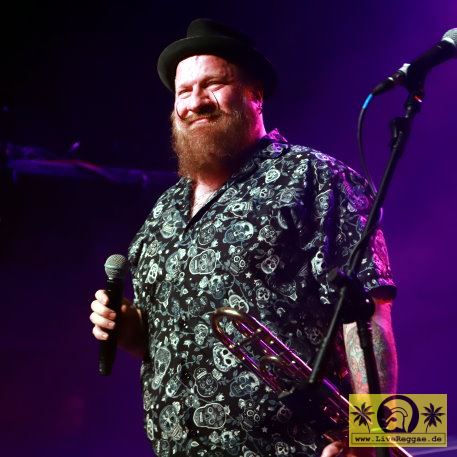 Dr.Ring Ding (D) - The Magnetics - Elephant In The Room Festival - Felsenkeller, Leipzig 28. Dezember 2022 (9).JPG